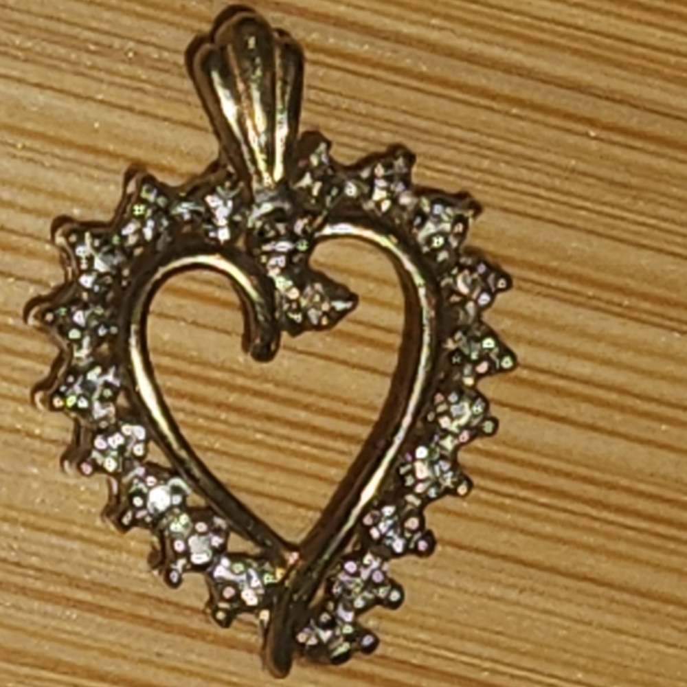 10kt Gold Open Heart Charm Surrounded By Natural Diamonds